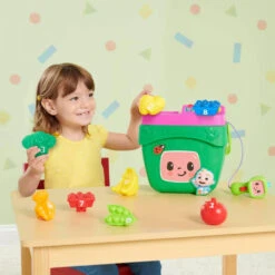 JAZWARES Cocomelon Veggie Fun Learning Basket 6 JAZWARES Cocomelon Veggie Fun Learning Basket -Little Things Toys 96199 000 003