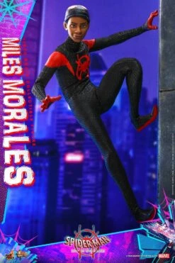 Spider-Man: Into The Spider-Verse - Miles Morales 1/6 Scale Figure By Hot Toys 11 Spider-Man: Into The Spider-Verse - Miles Morales 1/6 Scale Figure By Hot Toys -Little Things Toys CMC 604668 000 006