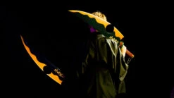 Bandai Demon Slayer Kimetsu No Yaiba Proplica Nichirin Sword (Tengen Uzui) -Little Things Toys CMC 638830 000 004