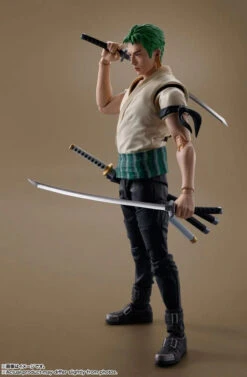 One Piece Roronoa Zoro A Netflix Series: ONE PIECE S.H Figuarts Action Figure By Bandai Tamashii -Little Things Toys CMC 657688 000 003
