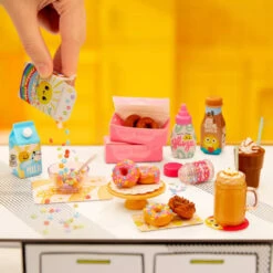 MGA Miniverse Make It Mini Food Cafe Series 1 Blind Box -Little Things Toys MGA 587200 000 003